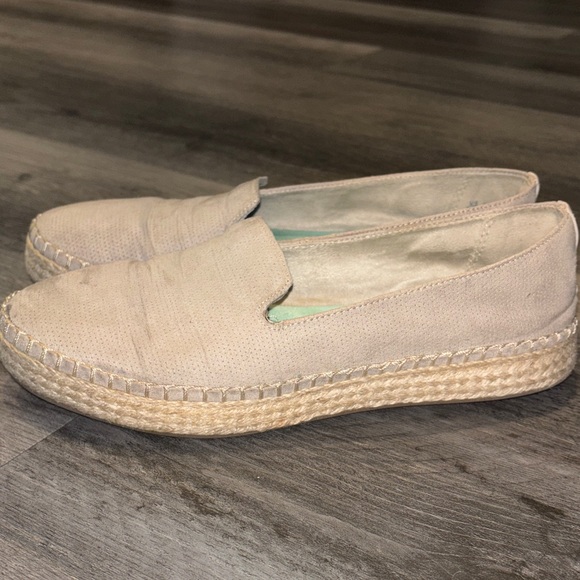 Dr. Scholl's Find Me Loafer- Oyster (Gray/Beige) - Picture 6 of 6